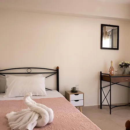 Pavlos アルゴストリオン